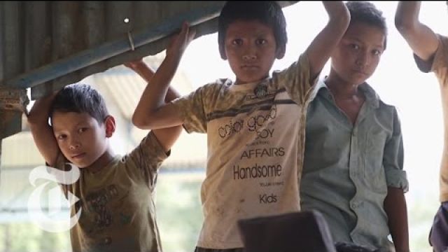Earthquake 2015: Fighting for the Future, Brick by Brick | The New York Times 