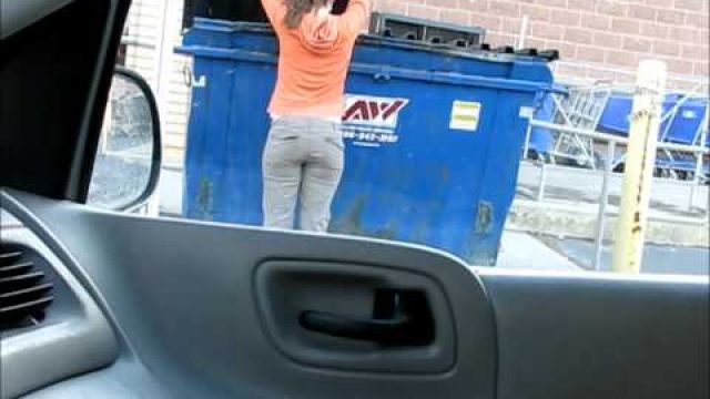 Dumpster Diving Diva: Fun in the Trash
