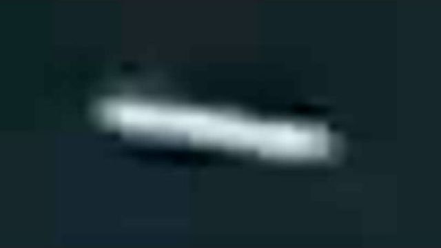 Huge Cigar Shaped UFO Caught On A Live News Broadcast In Oklahoma!!! (UFO OVNI)