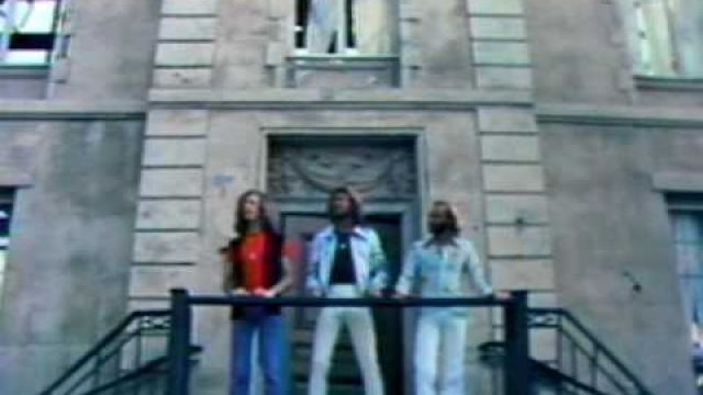 Bee Gees - Stayin' Alive (1977)