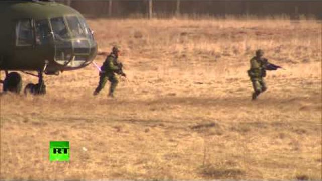 RAW: US army convoy in E. Europe